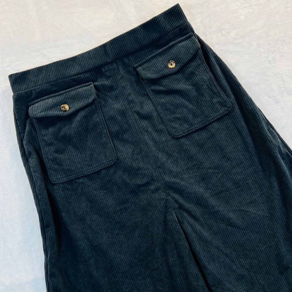 Halara Corduroy Midi Skirt High Waisted Pockets Black Size Medium Regular